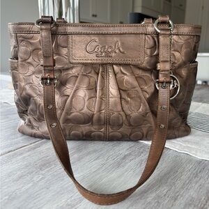 🍃🦋 Coach Metallic Bronze Signature C Shoulder Bag #14002